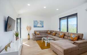 Marijana - Modern With Pool - H