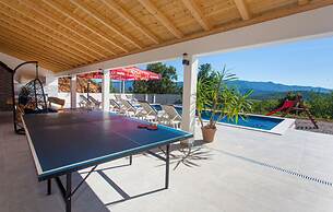 Marijana - Modern With Pool - H