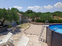 Mary: Relaxing With Pool - H
