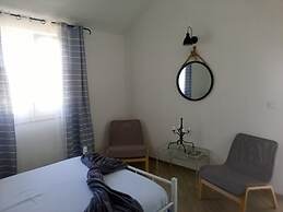 Mary: Relaxing With Pool - H