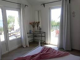 Mary: Relaxing With Pool - H