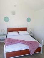 Mary: Relaxing With Pool - H