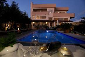 Slavica - With Pool - H