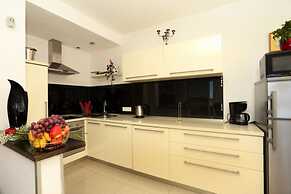 Slavica - With Pool - H