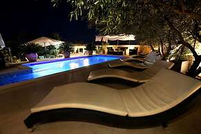 Slavica - With Pool - H