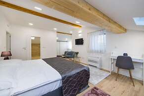 Vedran - With Beautiful Lake View and Private Pool - H