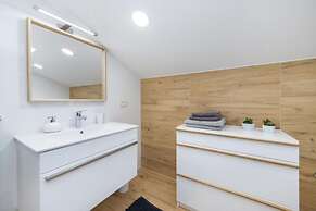 Vedran - With Beautiful Lake View and Private Pool - H