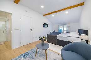 Vedran - With Beautiful Lake View and Private Pool - H