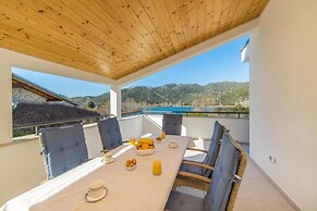 Vedran - With Beautiful Lake View and Private Pool - H
