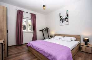 Bruno - Modern Apartment With Pool - A1