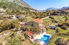 Bruno - Modern Apartment With Pool - A1