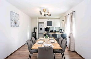 Bruno - Modern Apartment With Pool - A1