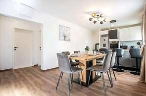 Bruno - Modern Apartment With Pool - A1