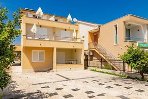 Dari - Near Beach - SA2