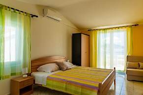 Dari - Near Beach - SA2