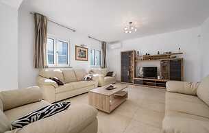 Paula - With Pool - H