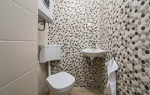 Paula - With Pool - H