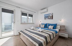 Paula - With Pool - H