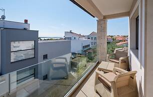 Paula - With Pool - H