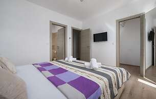 Paula - With Pool - H