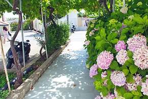 Mari - 50 m From sea - H