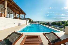 Zora - Modern Rustic - H