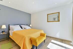 Zora - Modern Rustic - H