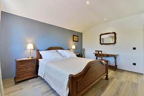 Zora - Modern Rustic - H