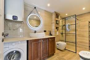 Zora - Modern Rustic - H