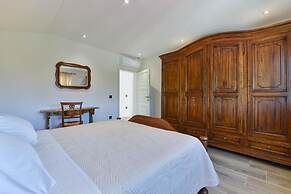 Zora - Modern Rustic - H