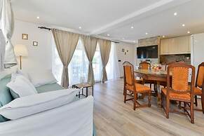 Zora - Modern Rustic - H