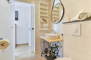 Zora - Modern Rustic - H