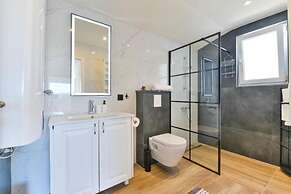 Zora - Modern Rustic - H