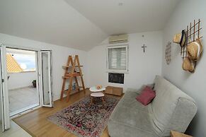 Kate Lea Mary - Rooftop Balcony - A1