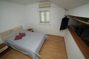 Kate Lea Mary - Rooftop Balcony - A1