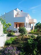 Nick - With Barbecue - A1