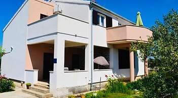 Nick - With Barbecue - A1