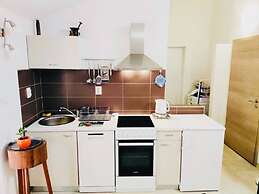 Nick - With Barbecue - A1