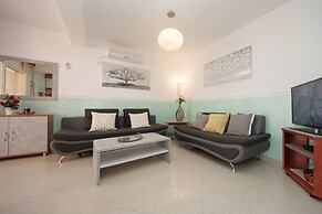 Dino - Gorgeous Garden - A2 Hvar