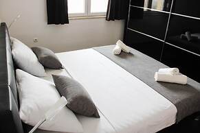 Valentino - With Pool - H