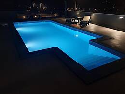 Valentino - With Pool - H