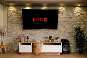 Valentino - With Pool - H