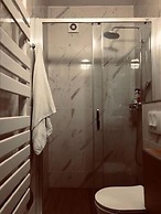 Valentino - With Pool - H