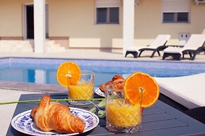 Valentino - With Pool - H