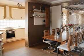 Valentino - With Pool - H