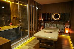 The Hera Platinum Hotel