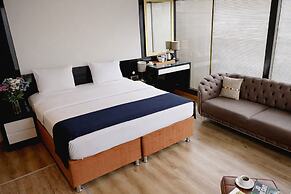 The Hera Platinum Hotel