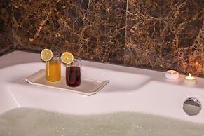 The Hera Platinum Hotel