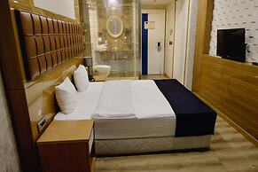 The Hera Platinum Hotel