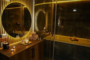 The Hera Platinum Hotel